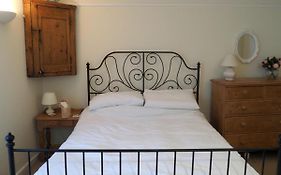 Charming Cottage In The Heart Of Sherborne