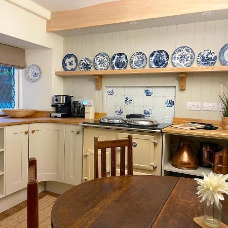 Charming Cottage In The Heart Of Sherborne Sherborne  Exterior photo